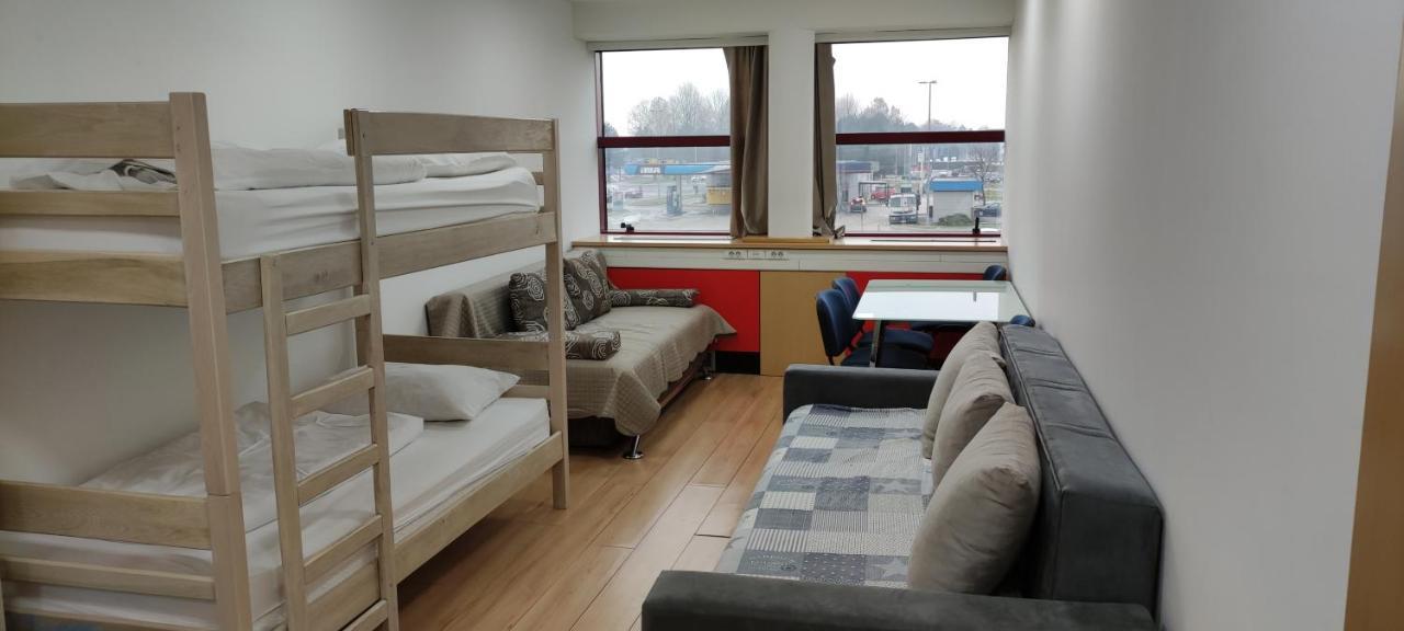 Hostel Omnibus Cakovec Luaran gambar