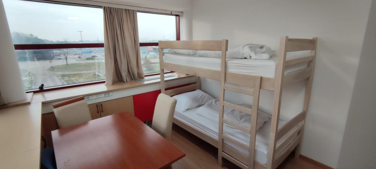 Hostel Omnibus Cakovec Luaran gambar