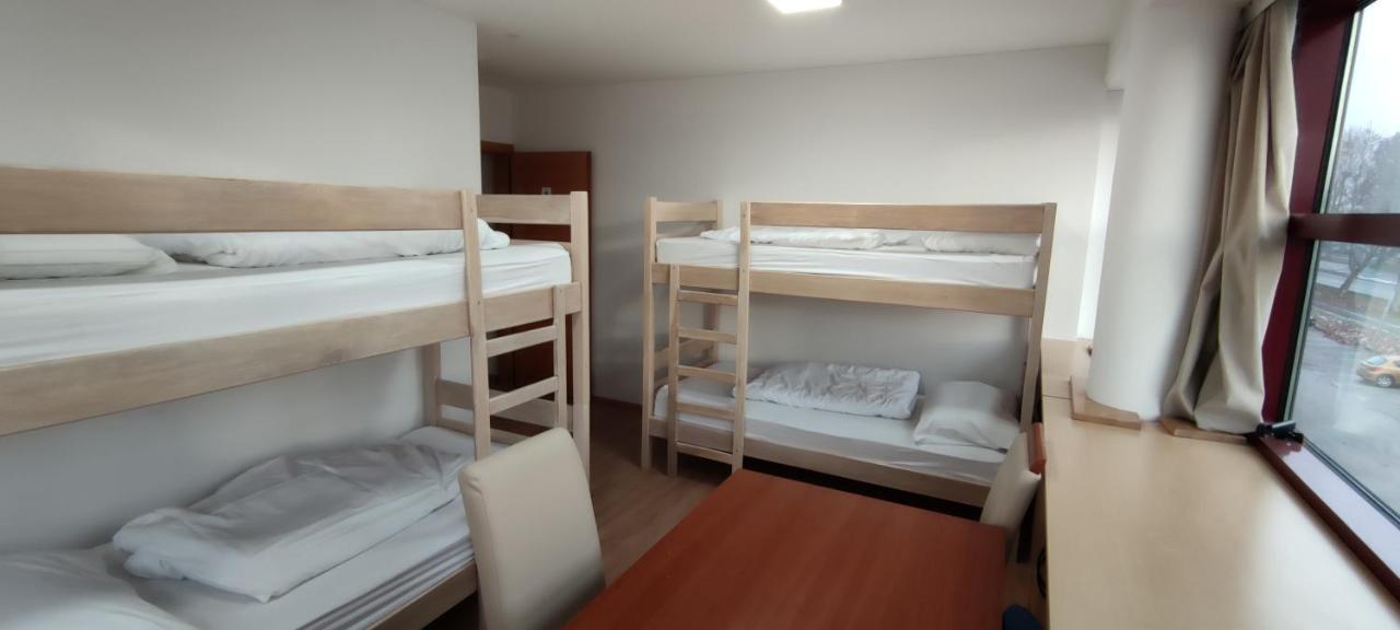 Hostel Omnibus Cakovec Luaran gambar