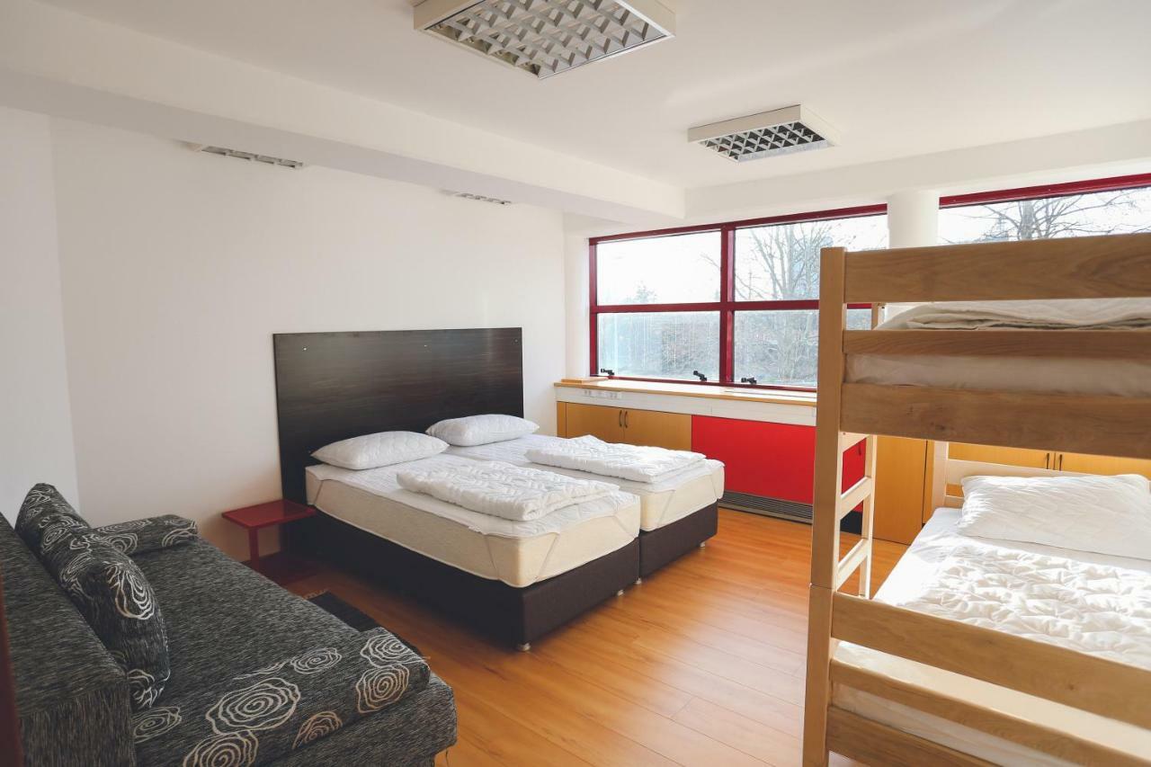 Hostel Omnibus Cakovec Luaran gambar