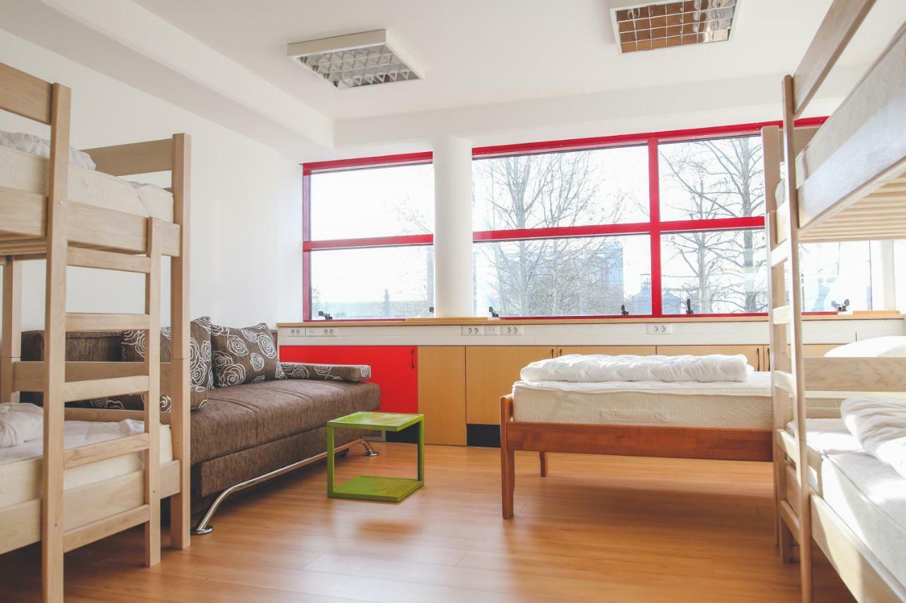 Hostel Omnibus Cakovec Luaran gambar