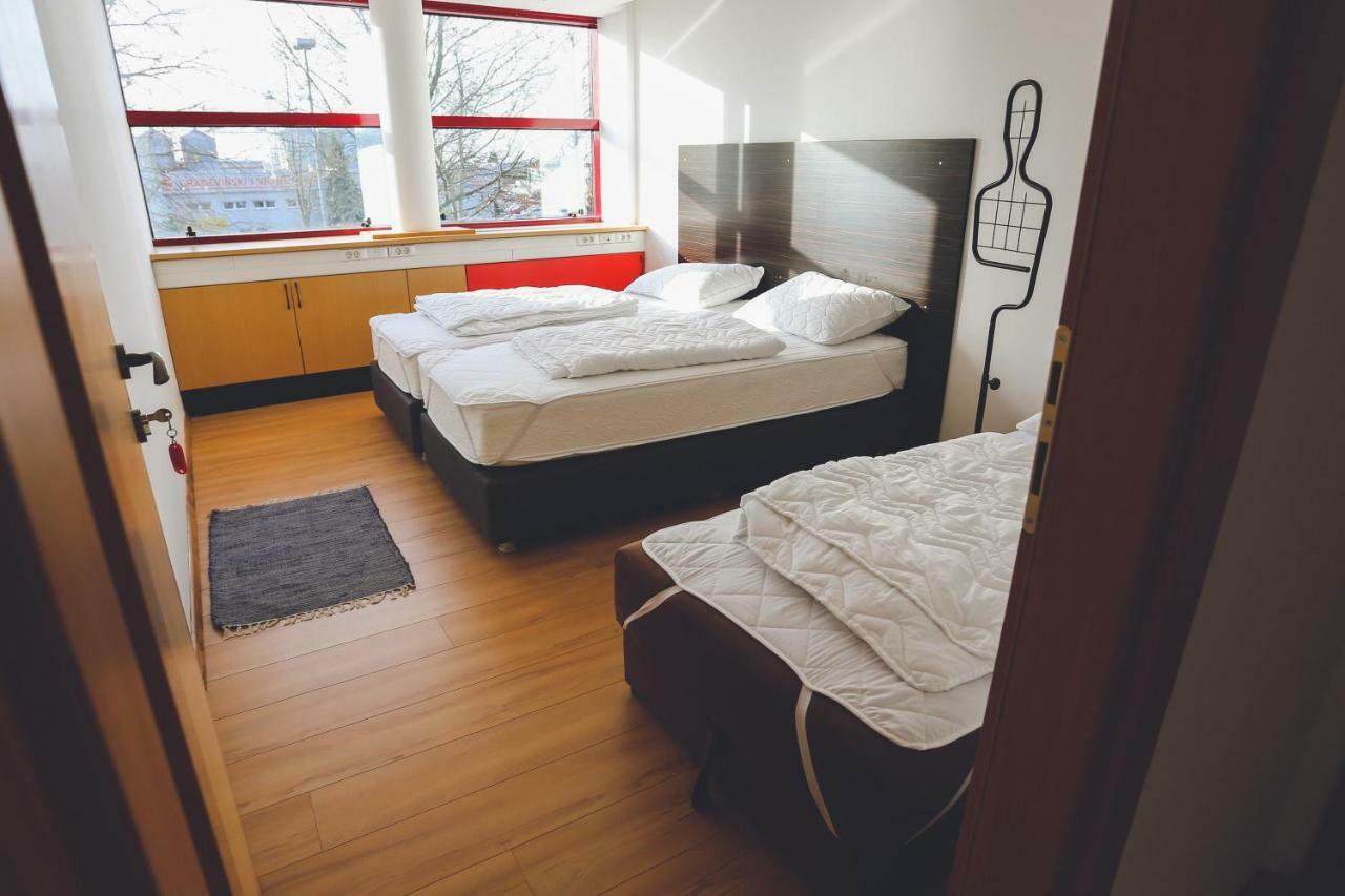 Hostel Omnibus Cakovec Luaran gambar