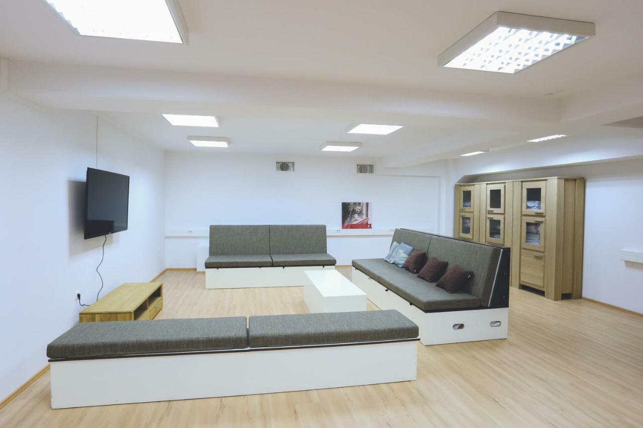 Hostel Omnibus Cakovec Luaran gambar