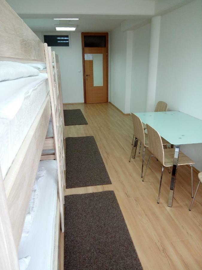 Hostel Omnibus Cakovec Luaran gambar